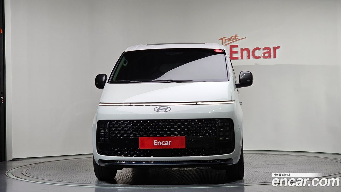 Hyundai Staria 2025
