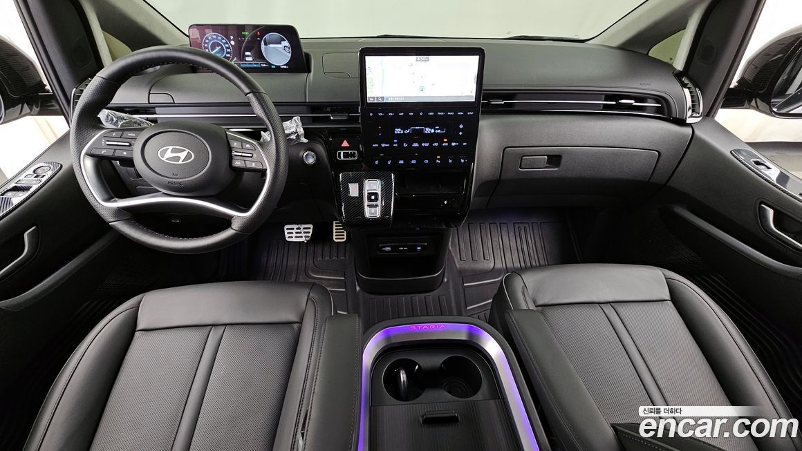 Hyundai Staria 2025