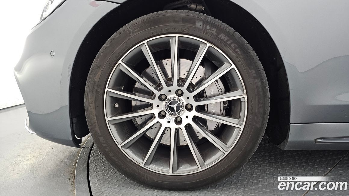 Mercedes-Benz S-Class 2020