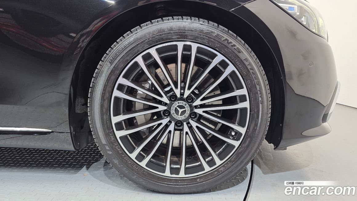 Mercedes-Benz S-Class 2021