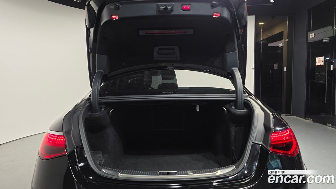 Mercedes-Benz S-Class 2021