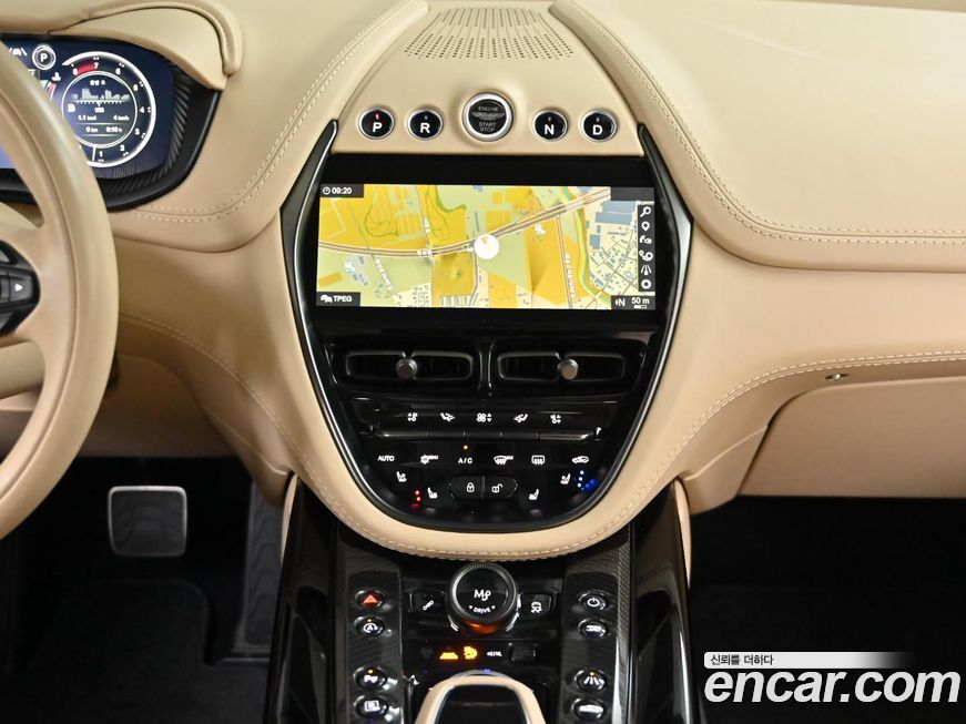 Astonmartin DBX 2023