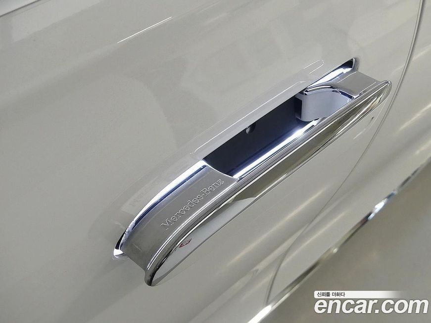 Mercedes-Benz S-Class 2024