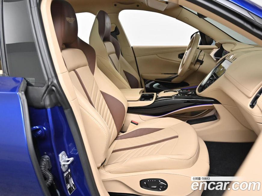 Astonmartin DBX 2023