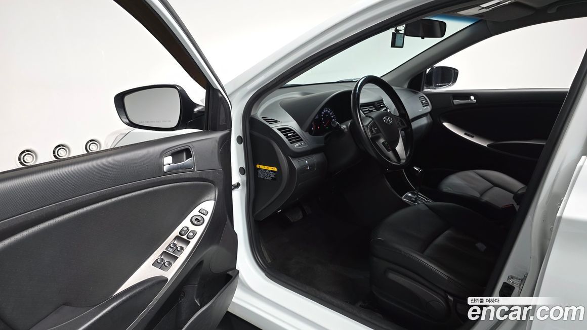Hyundai Accent 2015