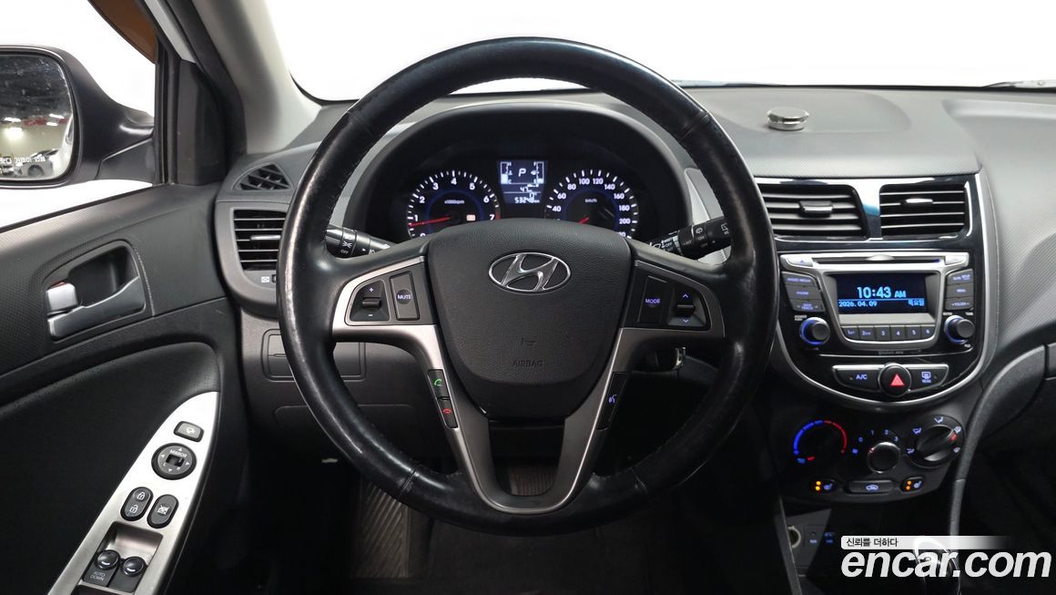 Hyundai Accent 2015