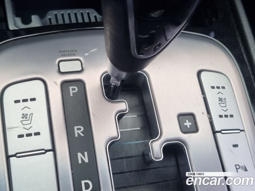 Hyundai Genesis 2013