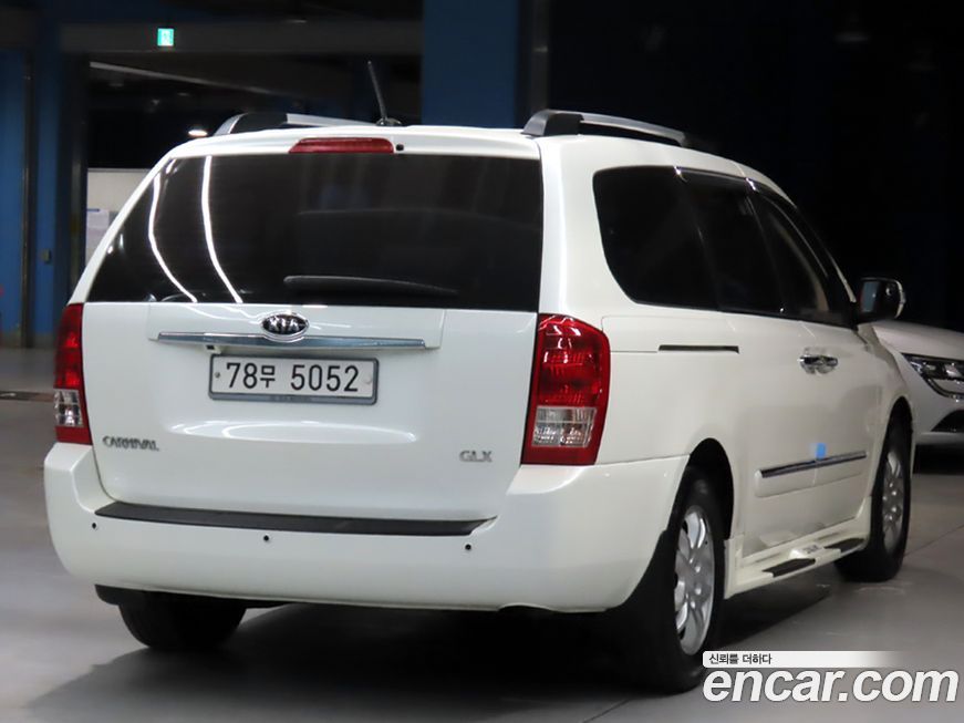 Kia Canival 2011