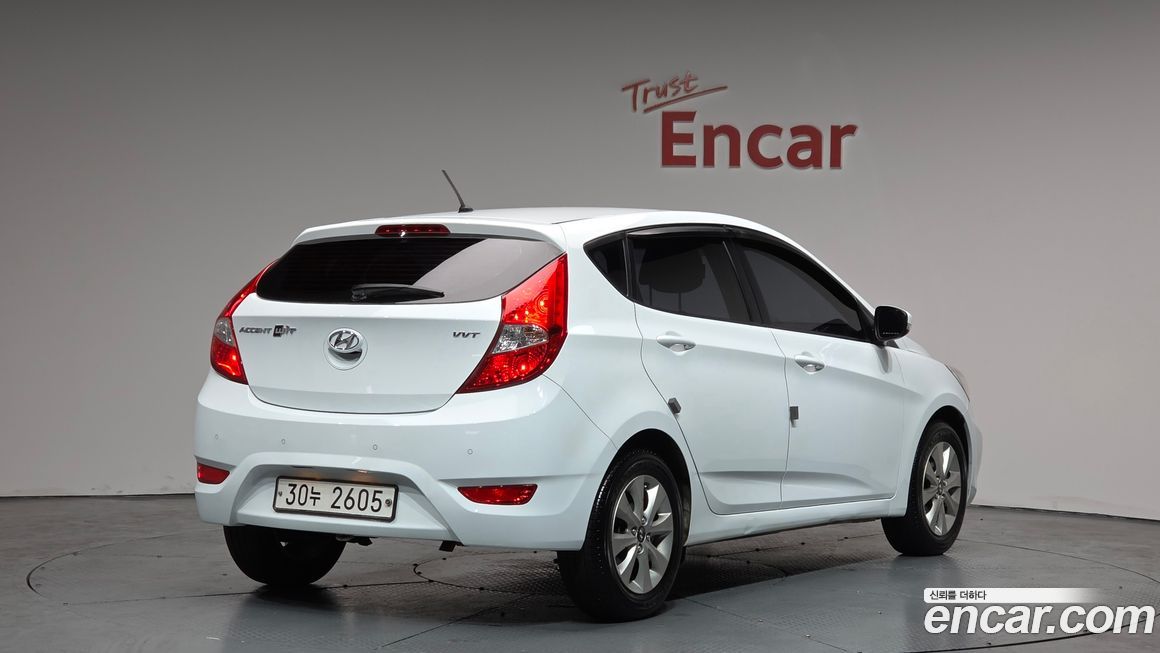 Hyundai Accent 2015