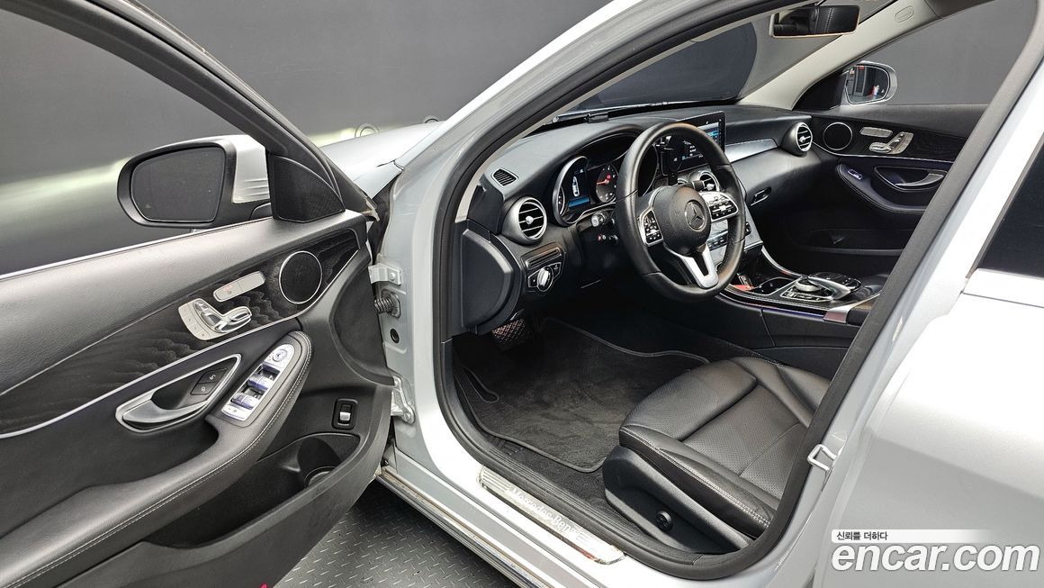 Mercedes-Benz C-Class 2019