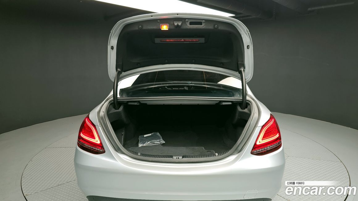 Mercedes-Benz C-Class 2019