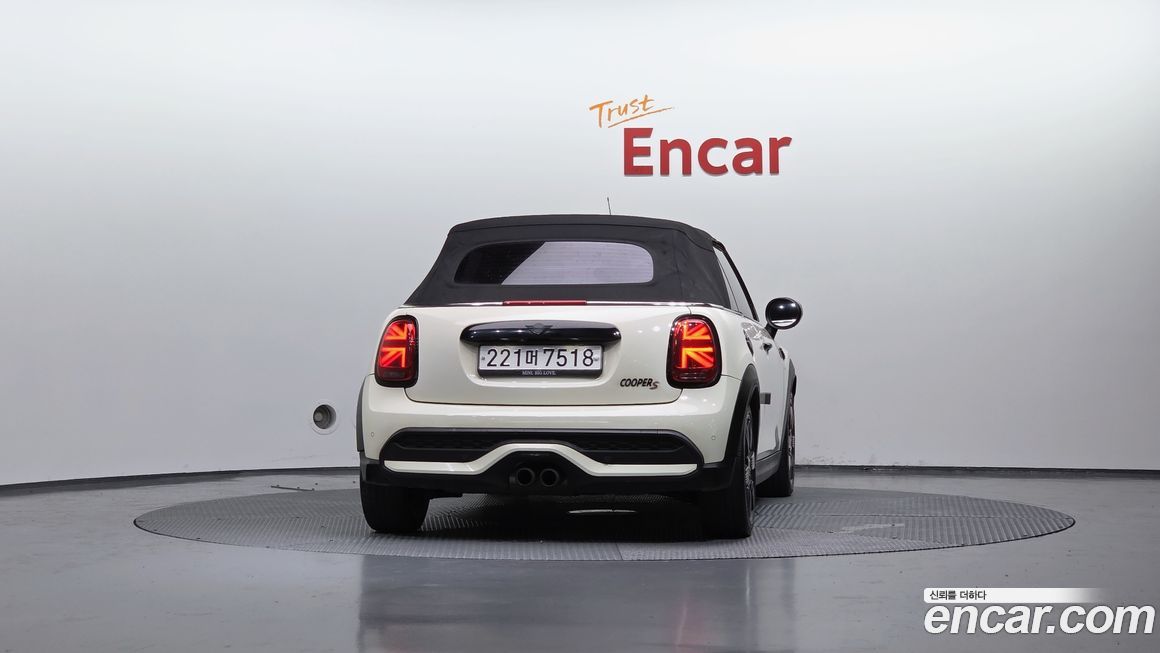 Mini Cooper Convertible 2022