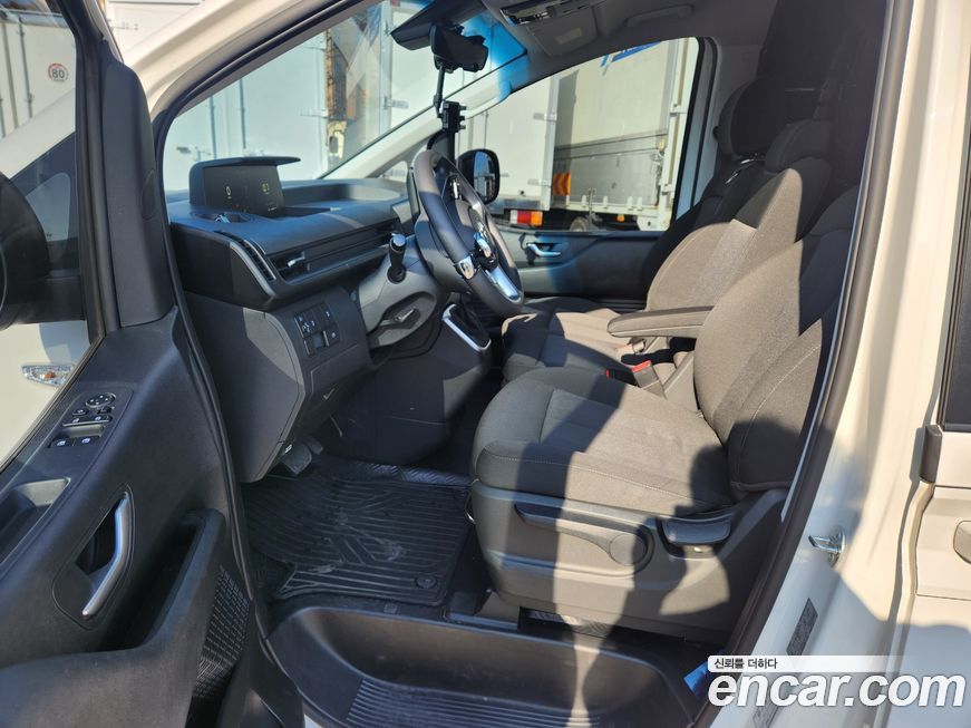 Hyundai Staria 2023