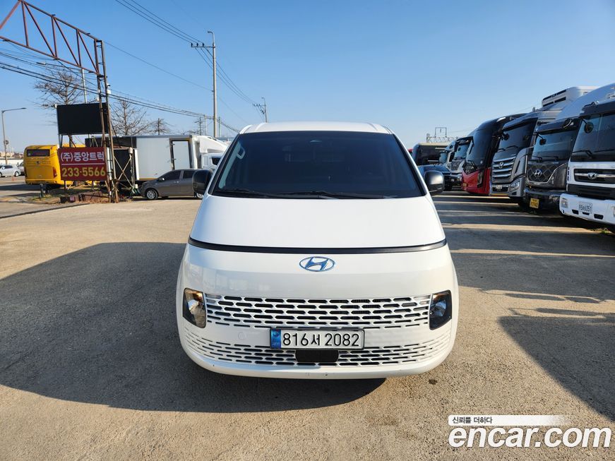 Hyundai Staria 2023