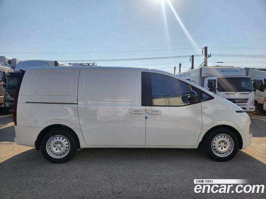 Hyundai Staria 2023
