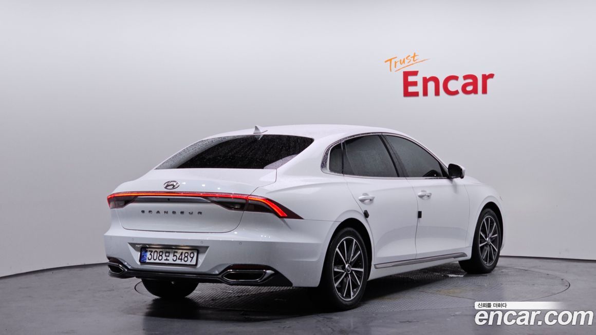 Hyundai Grandeur 2022