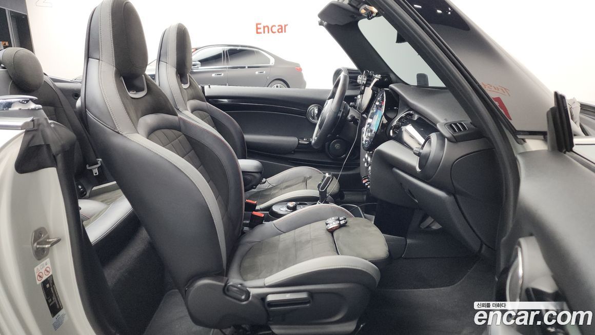 Mini Cooper Convertible 2022