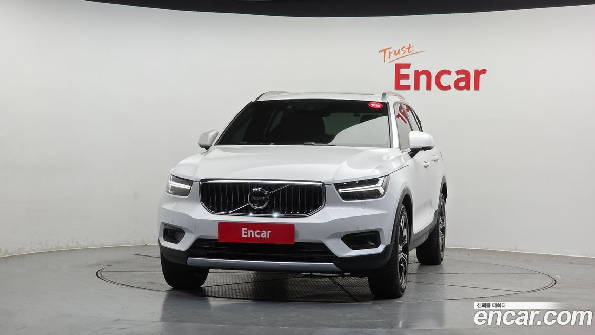Volvo XC40 2021