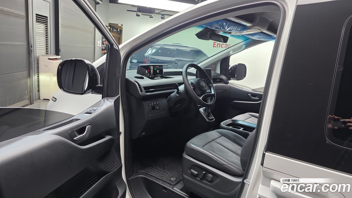 Hyundai Staria 2025