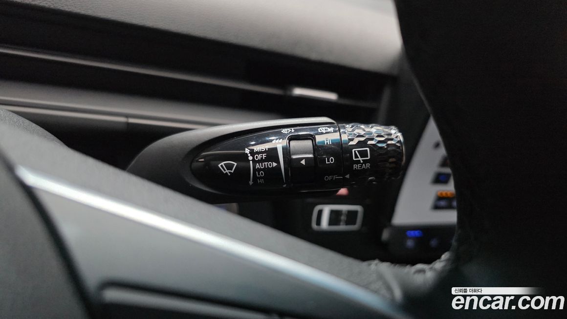 Hyundai Staria 2025
