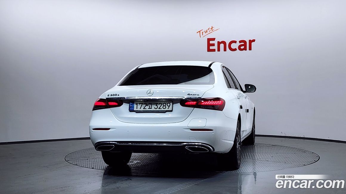 Mercedes-Benz E-Class 2021