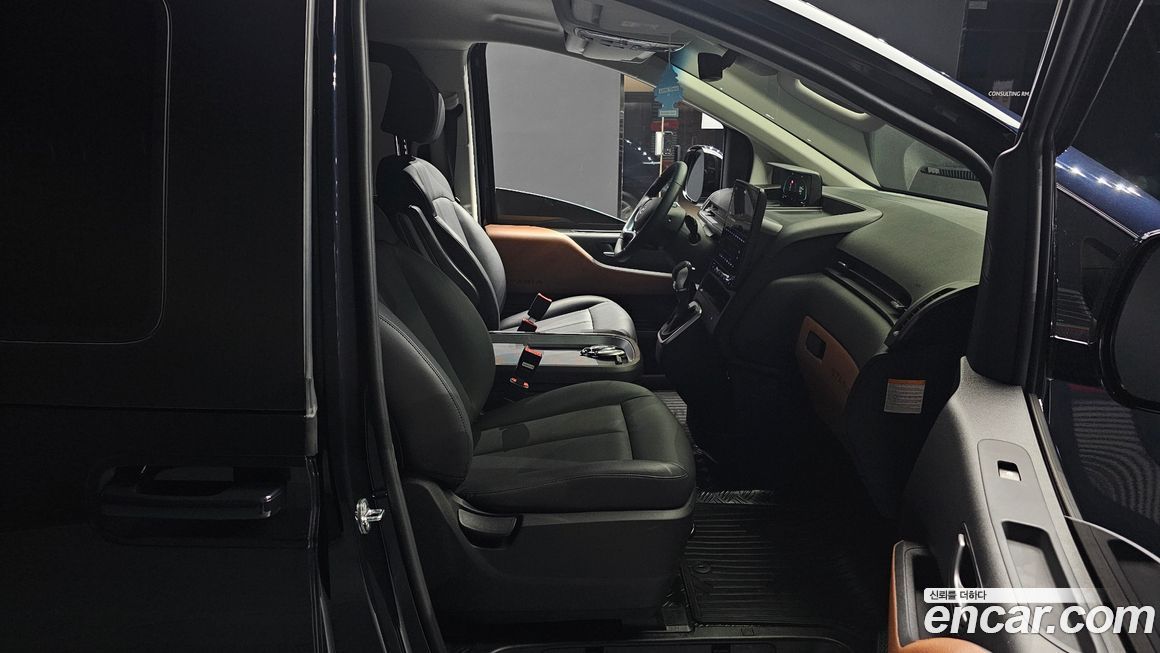 Hyundai Staria 2025