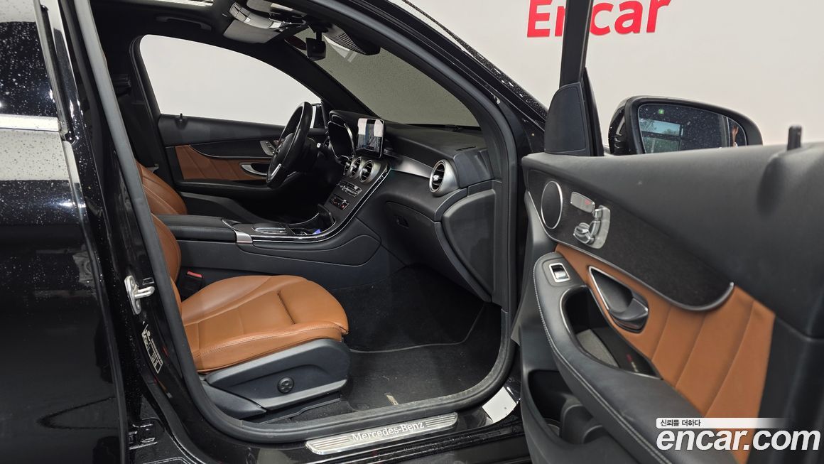 Mercedes-Benz GLC-Class 2021