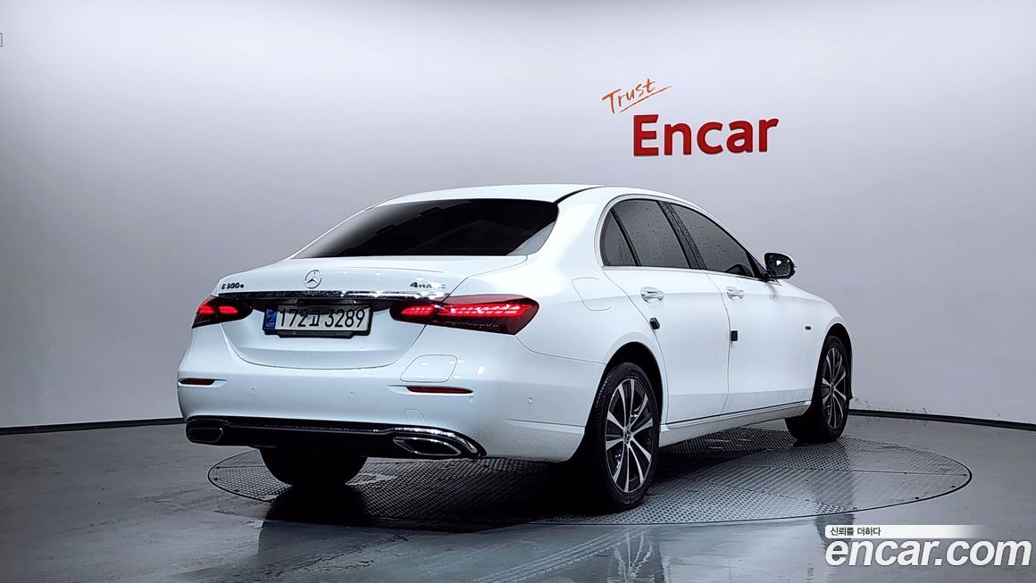 Mercedes-Benz E-Class 2021