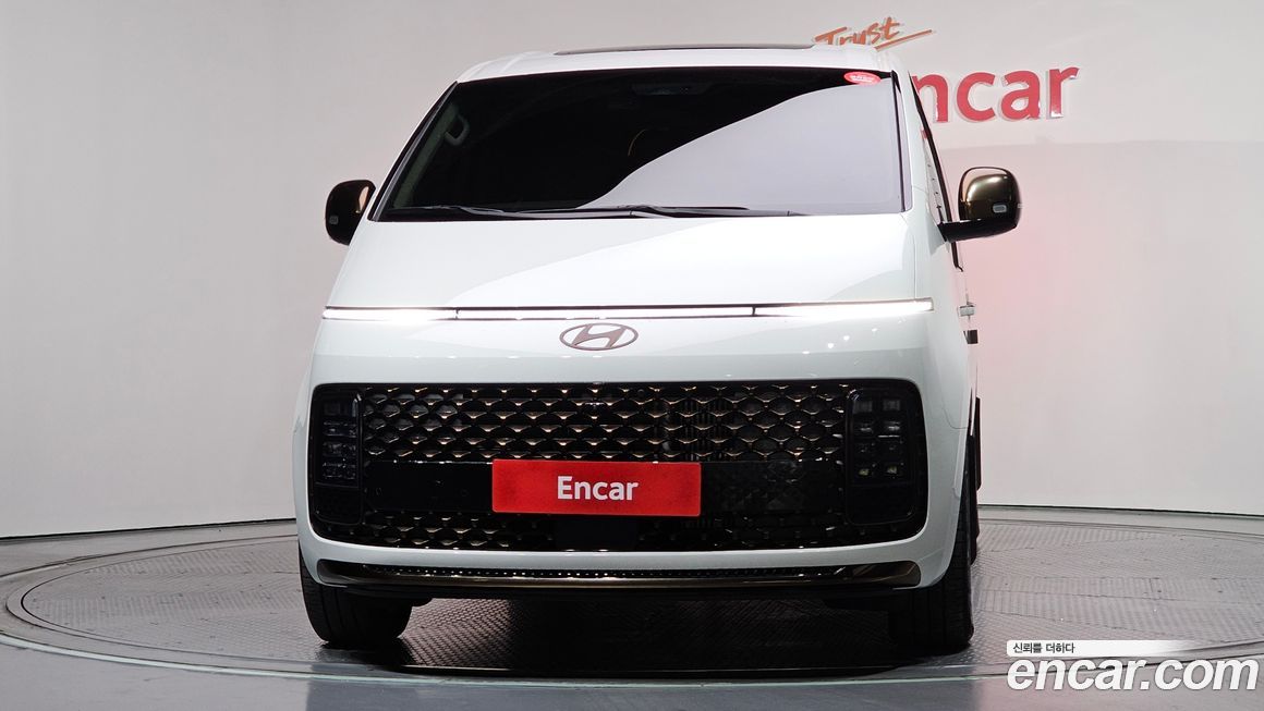 Hyundai Staria 2025