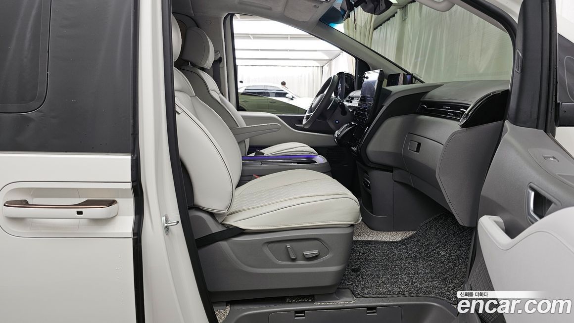 Hyundai Staria 2025