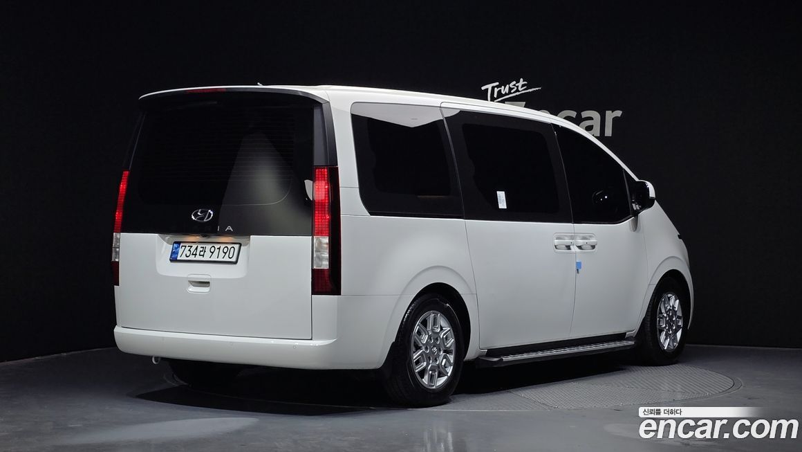 Hyundai Staria 2023