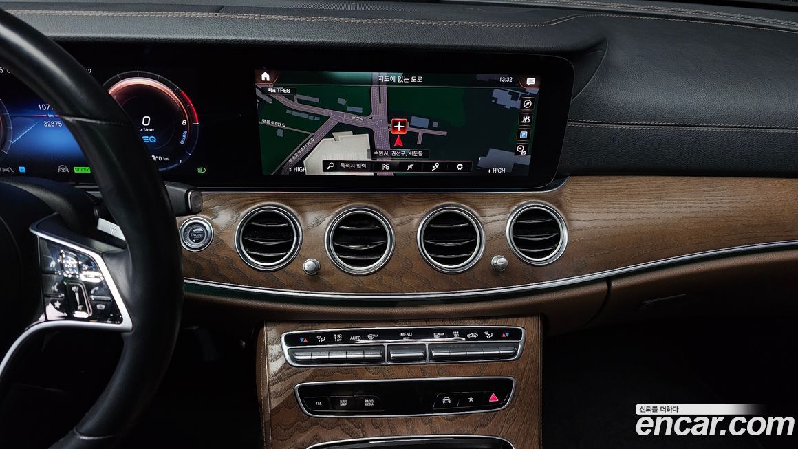 Mercedes-Benz E-Class 2021