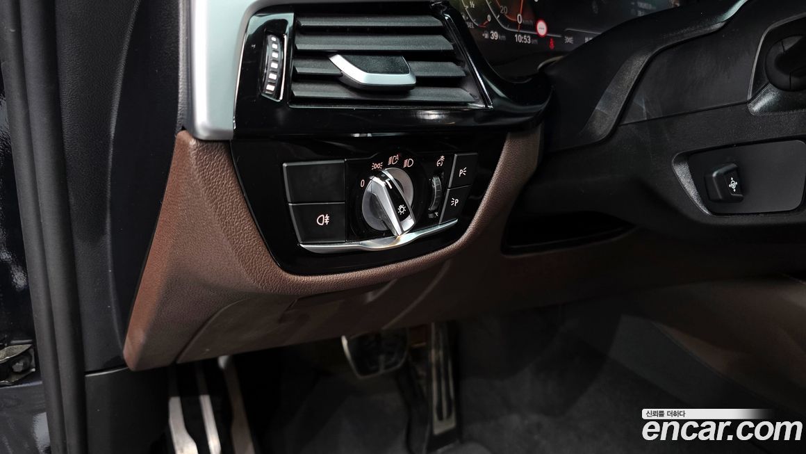 BMW Gran Turismo 2023