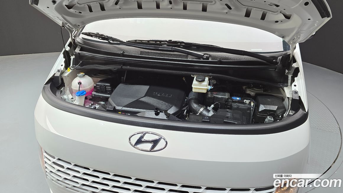 Hyundai Staria 2023