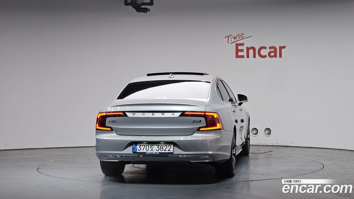Volvo S90 2024