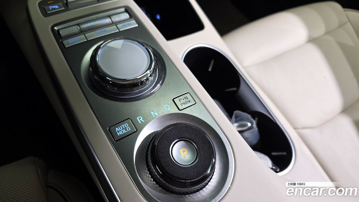 Genesis GV70 2024