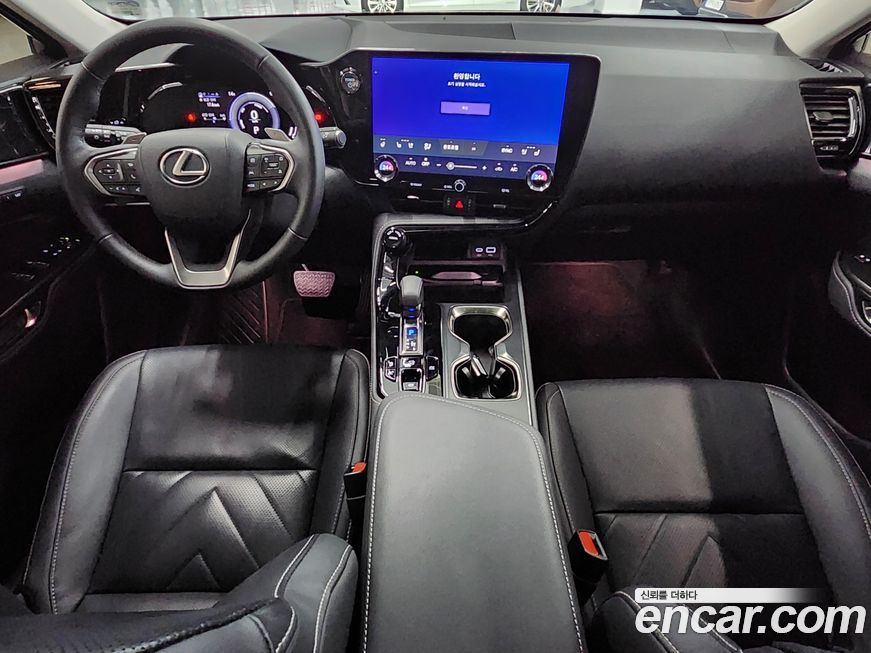 Lexus NX 2025