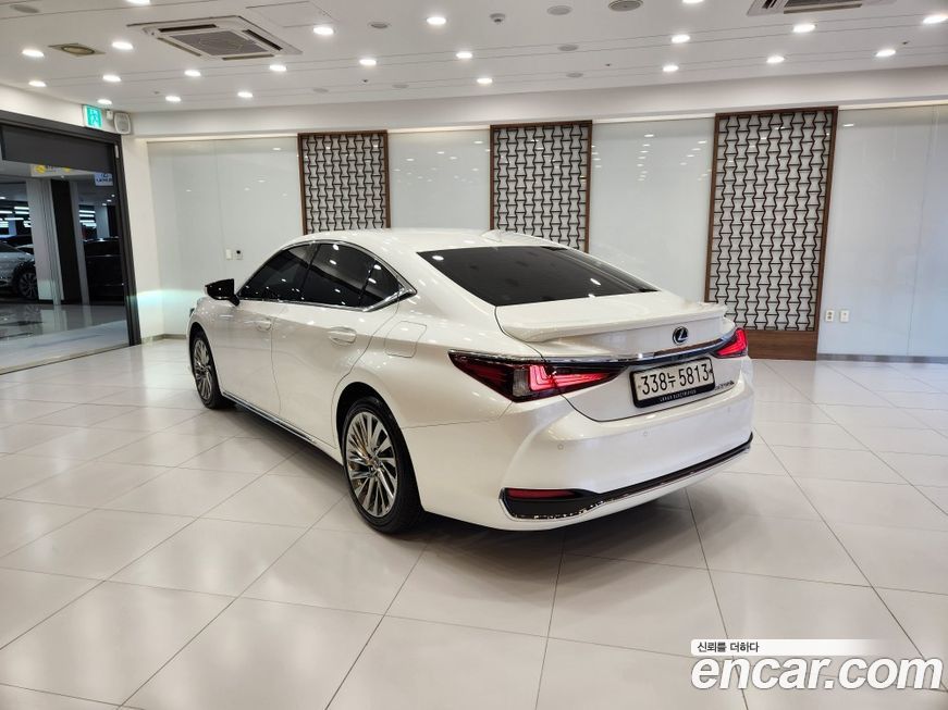 Lexus ES 2026