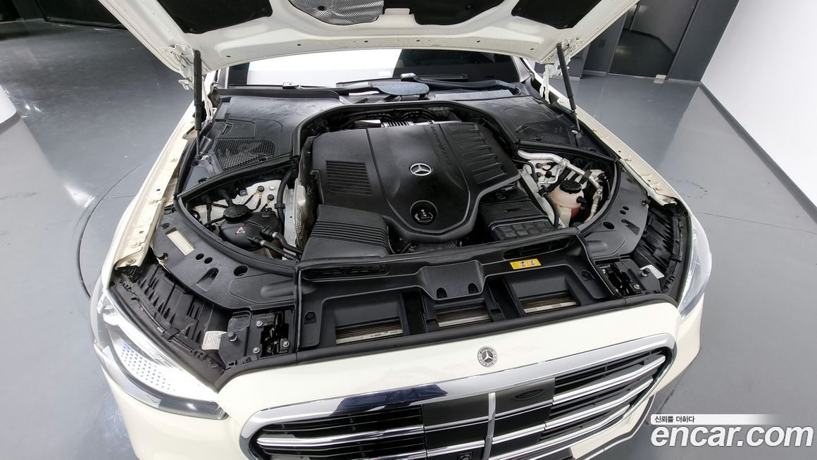 Mercedes-Benz S-Class 2021