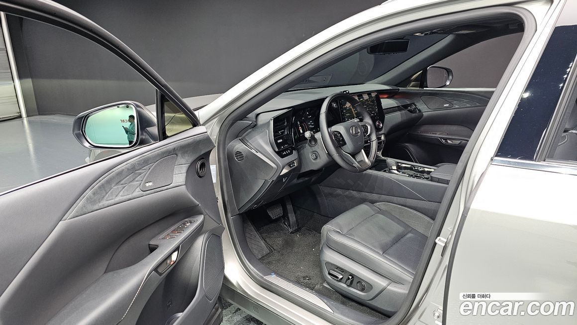 Lexus RX 2025