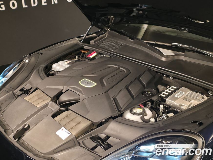 Porsche Cayenne 2021