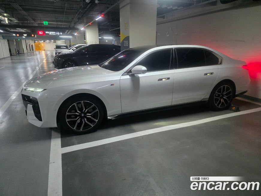 BMW 7-Series 2025