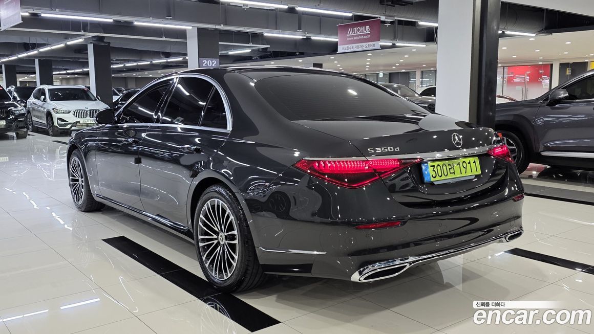 Mercedes-Benz S-Class 2025