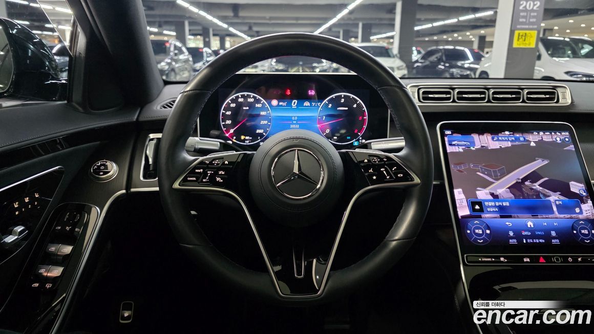 Mercedes-Benz S-Class 2025