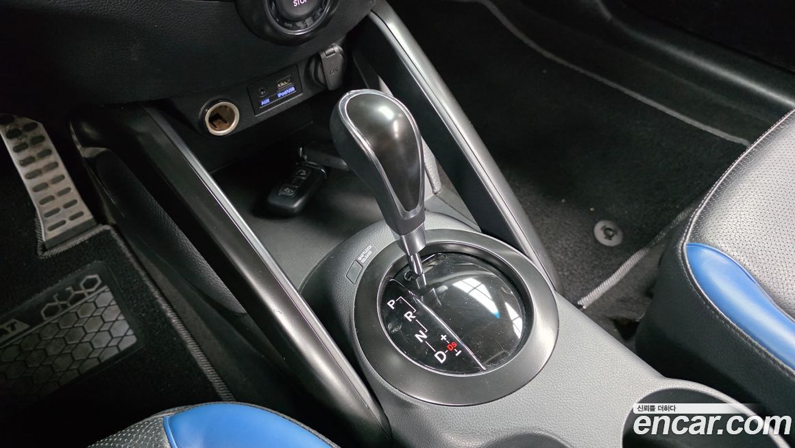 Hyundai Veloster 2015