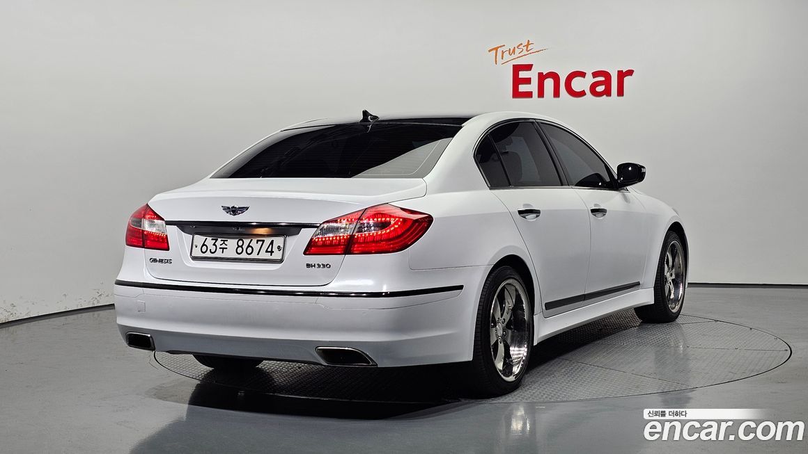 Hyundai Genesis 2012