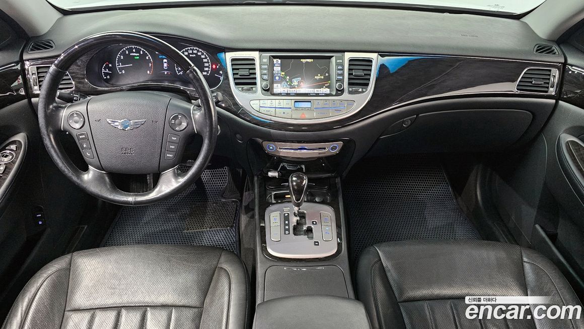 Hyundai Genesis 2012