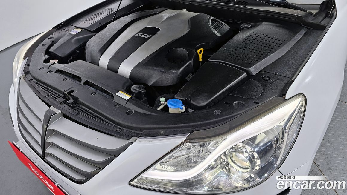 Hyundai Genesis 2012