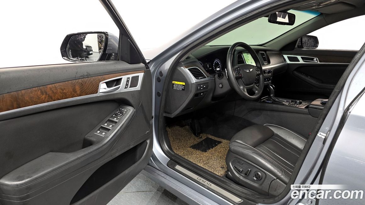 Hyundai Genesis 2014