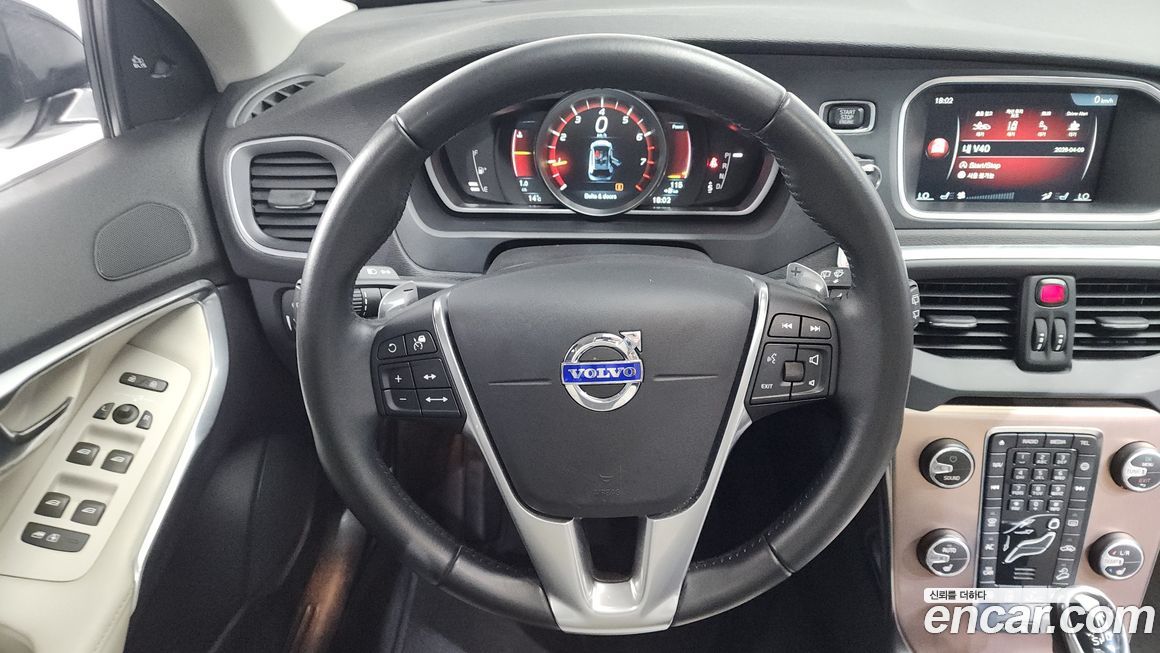 Volvo V40 2016